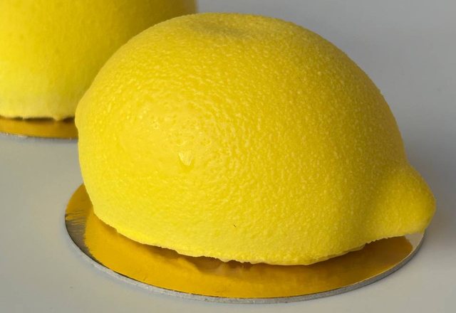 Postre mousse de limón