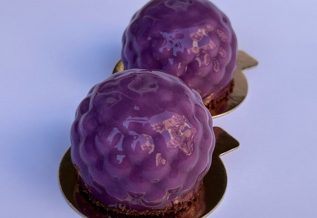Postre de yogur y frutos rojos